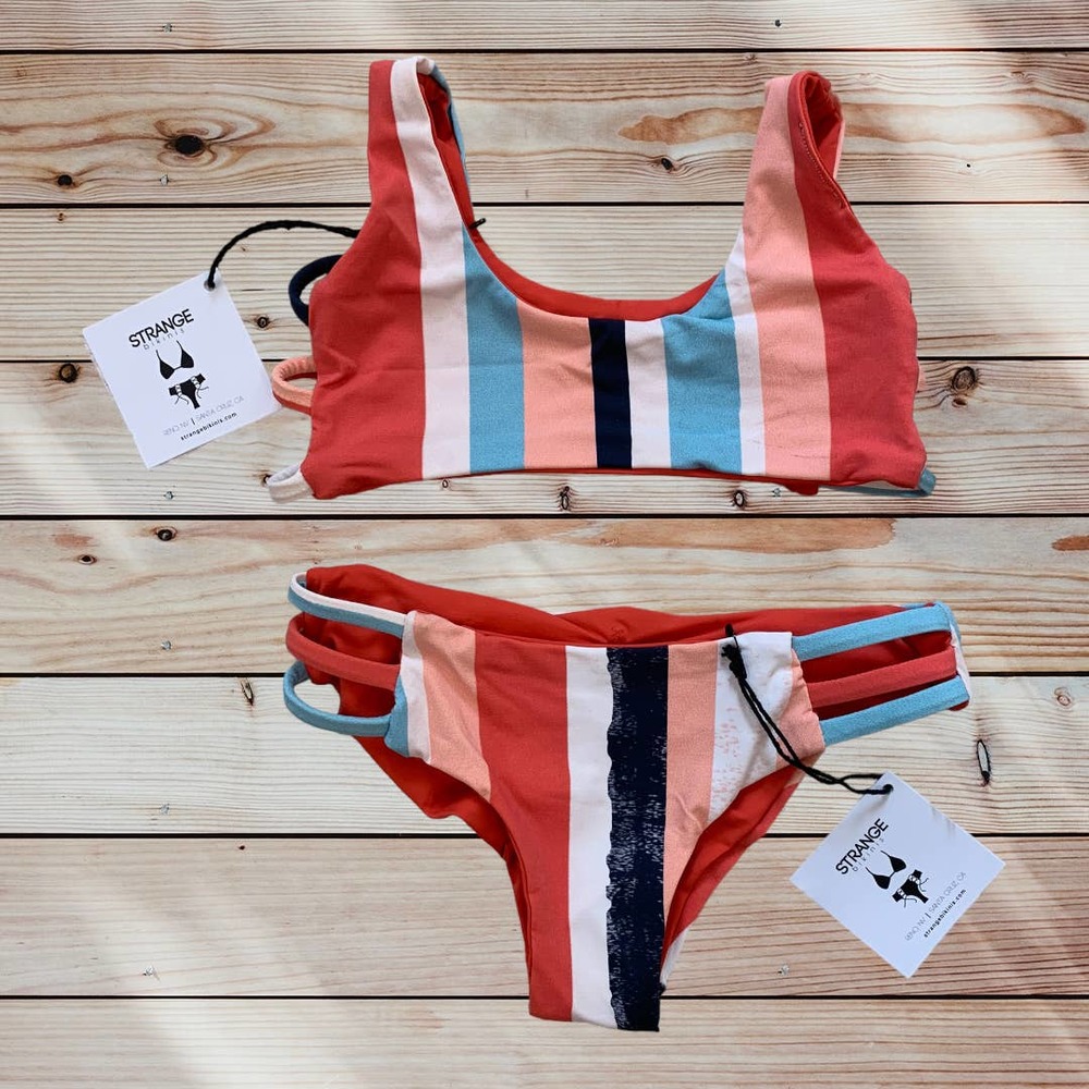 ⭐️ Strange Bikini ⭐️ // Size 3T